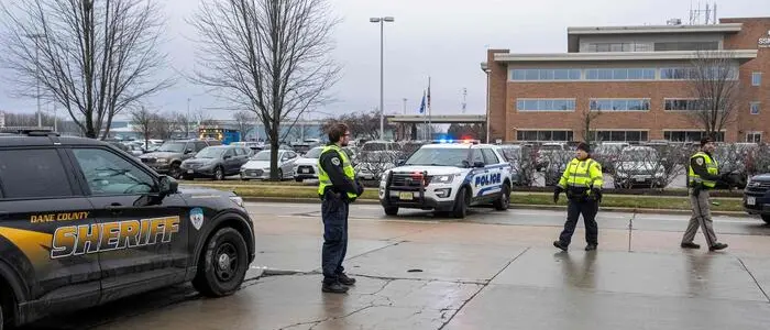 Ancora una sparatoria in una scuola americana, due persone uccise e 6 feriti: suicida la killer 15enne