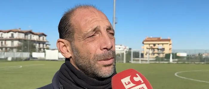 «Pugni e calci in faccia davanti a 50 bambini sotto shock»: parla l’allenatore aggredito da un genitore a Corigliano Rossano\n