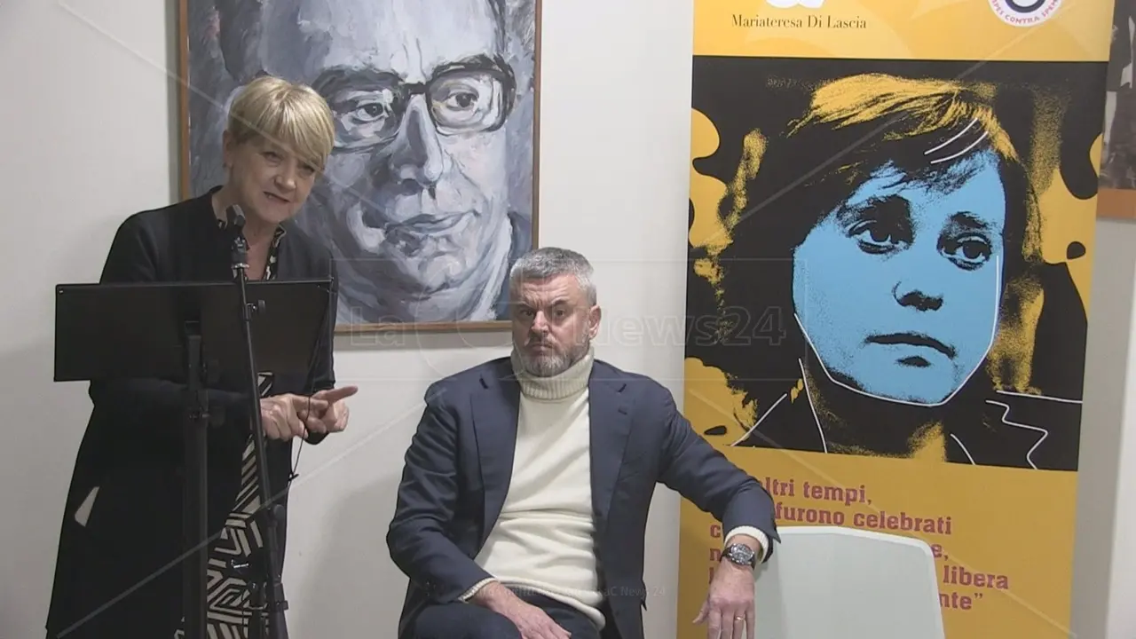 <p>Rita Bernardini e Giacomo Mancini nell&#39;incontro organizzato a Cosenza</p>\\n