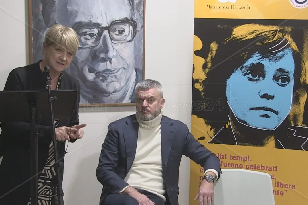 <p>Rita Bernardini e Giacomo Mancini nell&#39;incontro organizzato a Cosenza</p>\\n