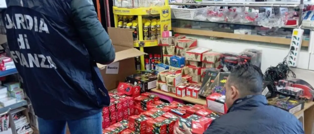 Capodanno più sicuro, sequestrati 700 kg di botti illegali nel Reggino: denunciate 4 persone\n