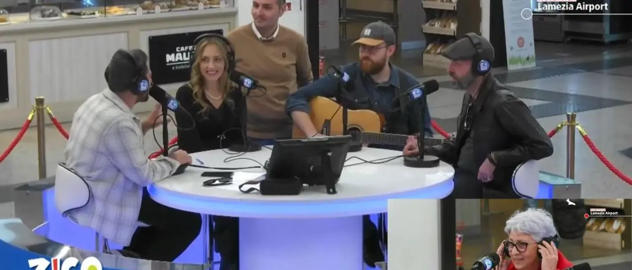 A Zigo Zago musica, beneficenza e arte: i Syd Floyd e il coro di bambini. La pittrice Mara Concetta Leone espone la sua arte senza compromessi\n