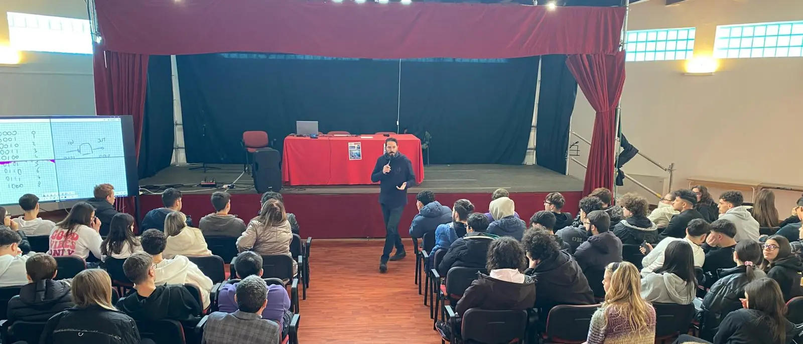 La rivoluzione dell’intelligenza artificiale al centro di una lezione speciale con gli studenti di Castrovillari