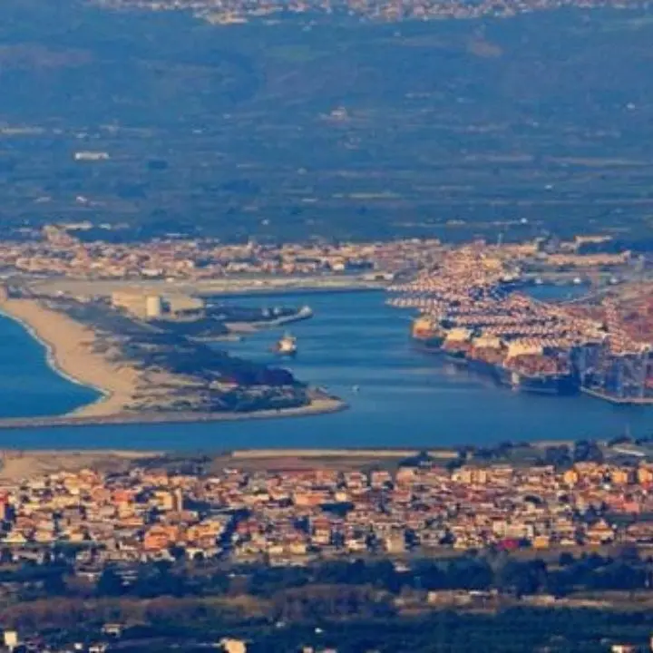 A Gioia Tauro tutto pronto per la creazione della Compagnia dei portuali: si occuperà di\u00A0lavoro a chiamata\u00A0\n