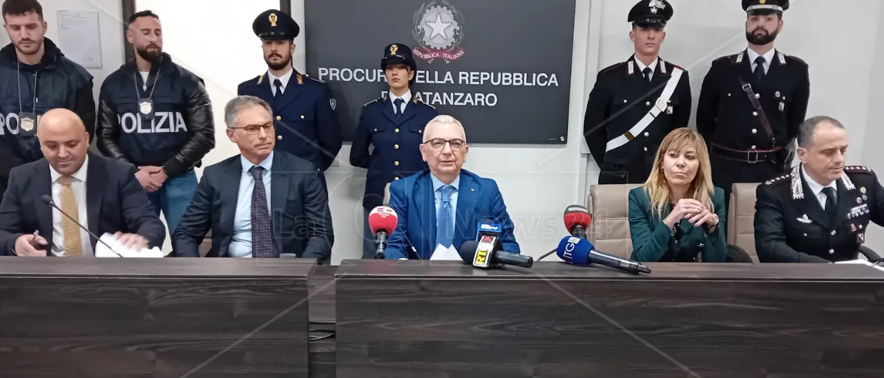 Catanzaro, l’Aterp trasformata in un’agenzia immobiliare, Capomolla: «Un sistema parallelo inquinava l’assegnazione delle case popolari»