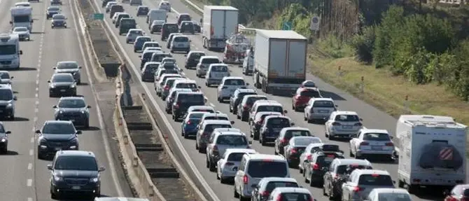 Esodo di Natale, oltre 2 milioni di veicoli in più in viaggio su strade e autostrade