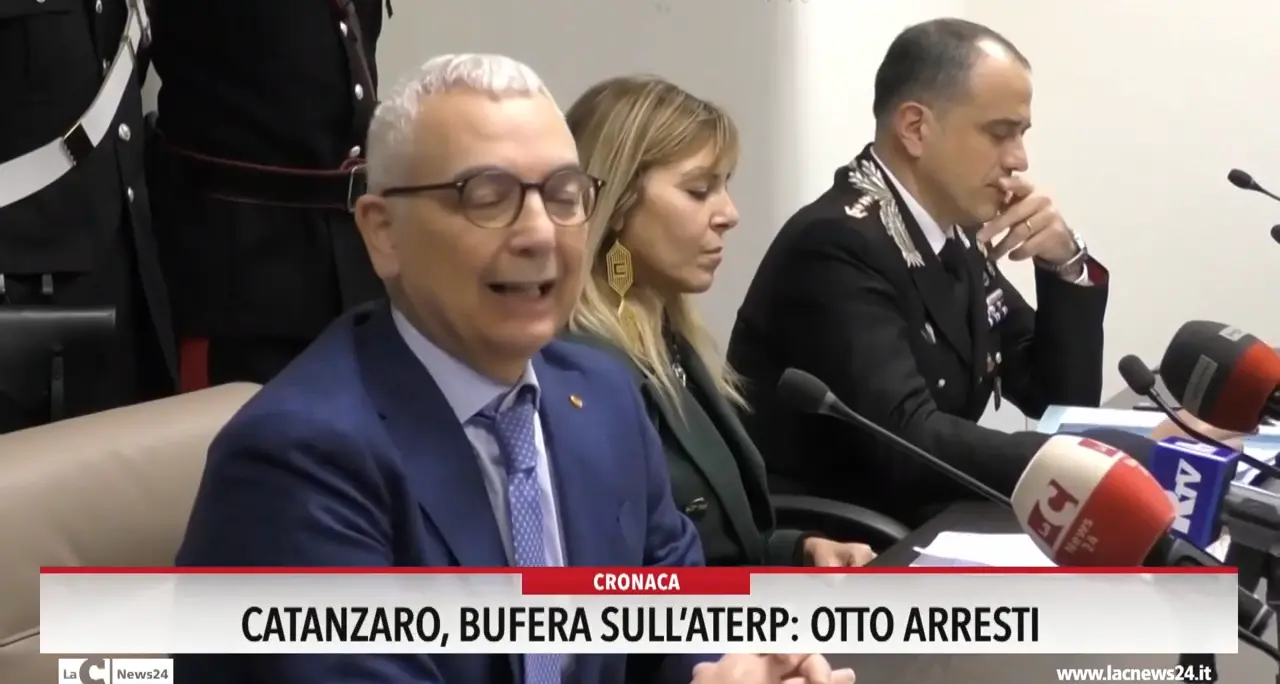 Catanzaro, bufera sull'Aterp: otto arresti