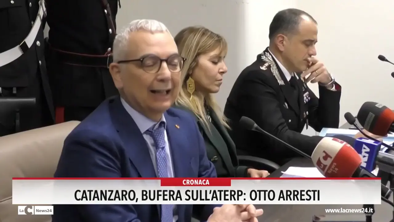 Catanzaro, bufera sull'Aterp: otto arresti