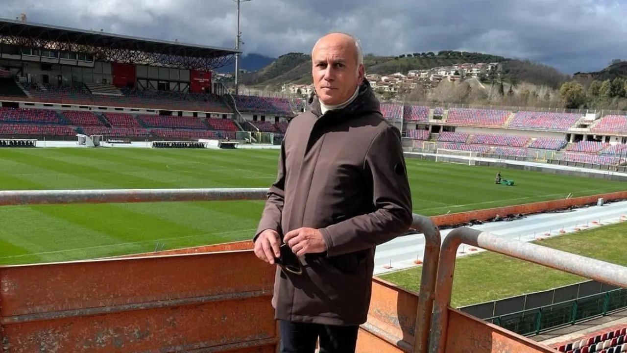 Derby Cosenza-Catanzaro, il sindaco Caruso al presidente Guarascio: «Non aumentare i biglietti»