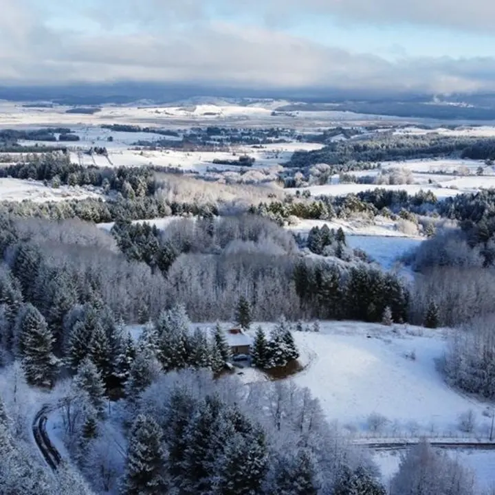 Natale con i fiocchi in Calabria, freddo polare e neve a bassa quota in arrivo\n
