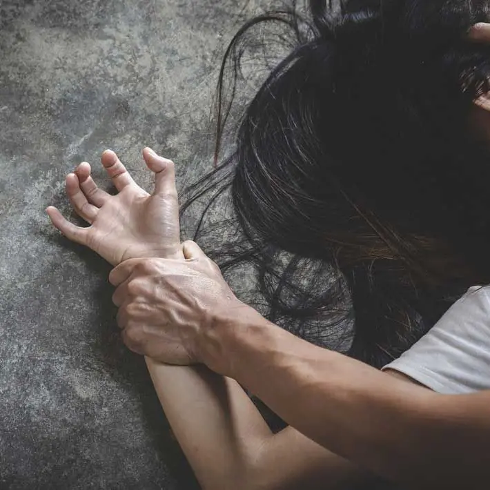 Violenza sessuale di gruppo su una minorenne, arrestati tre ragazzi nel Reggino\n