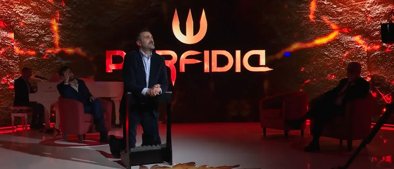 L’ex sindaco di Tropea: «Occhiuto ha come modello turistico l’Albania, io la Costa Azzurra. Davo fastidio»\n