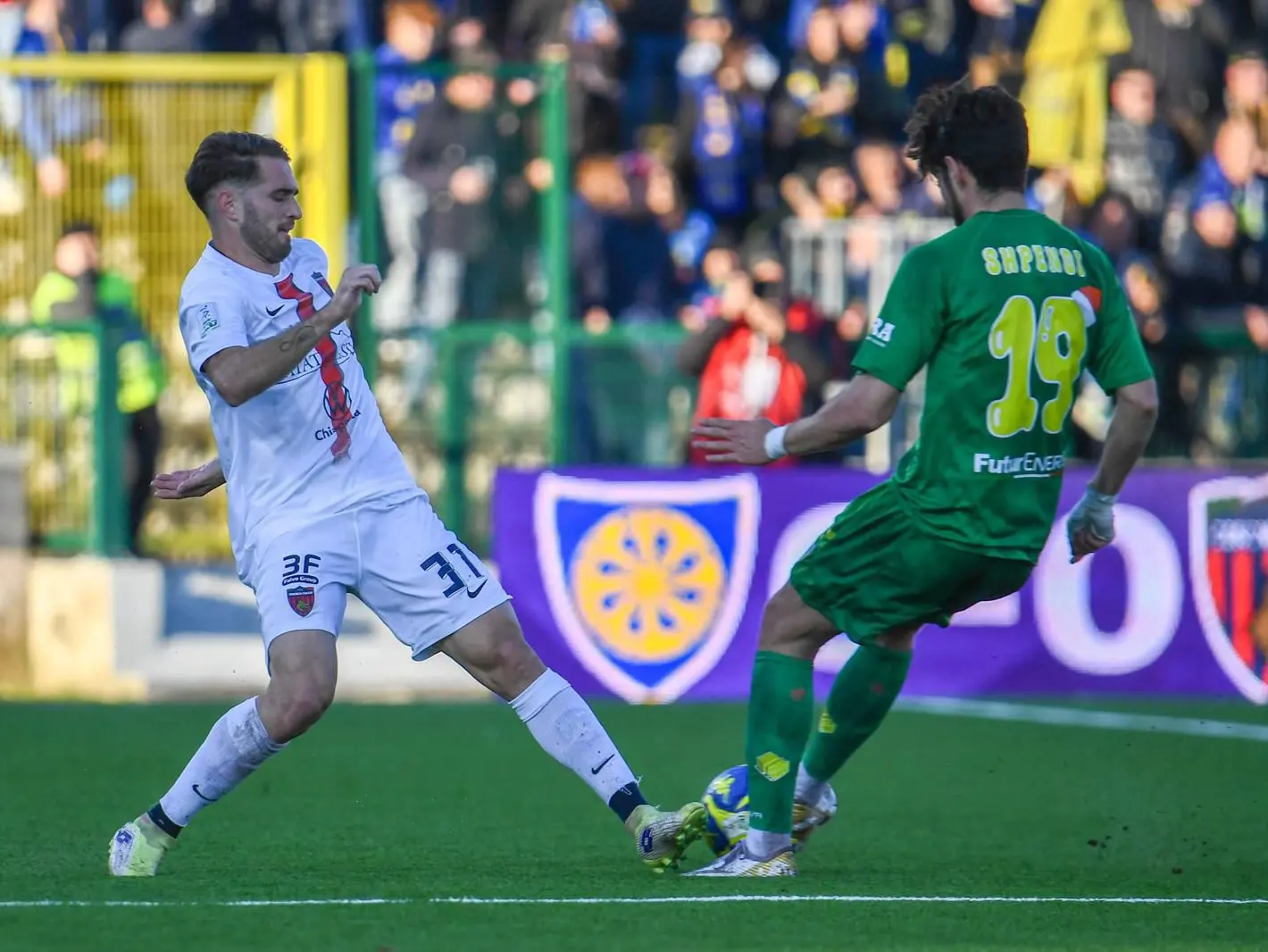 Cosenza, con la Carrarese terzo ko di fila: finisce 1-0. Ora il derby con il Catanzaro