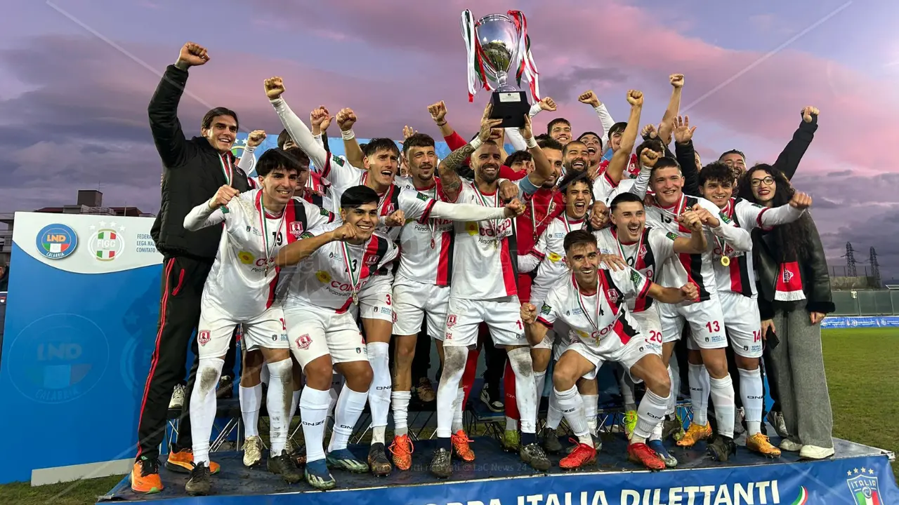 Coppa Italia Dilettanti, il Praia Tortora batte 1 a 0 il San Luca. Tirrenici in estasi: alzano il trofeo per la prima volta