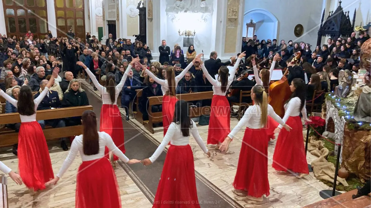 Vibo Valentia, il concerto di Natale del Liceo “Capialbi” e il commovente ricordo della giovane Rachele\n