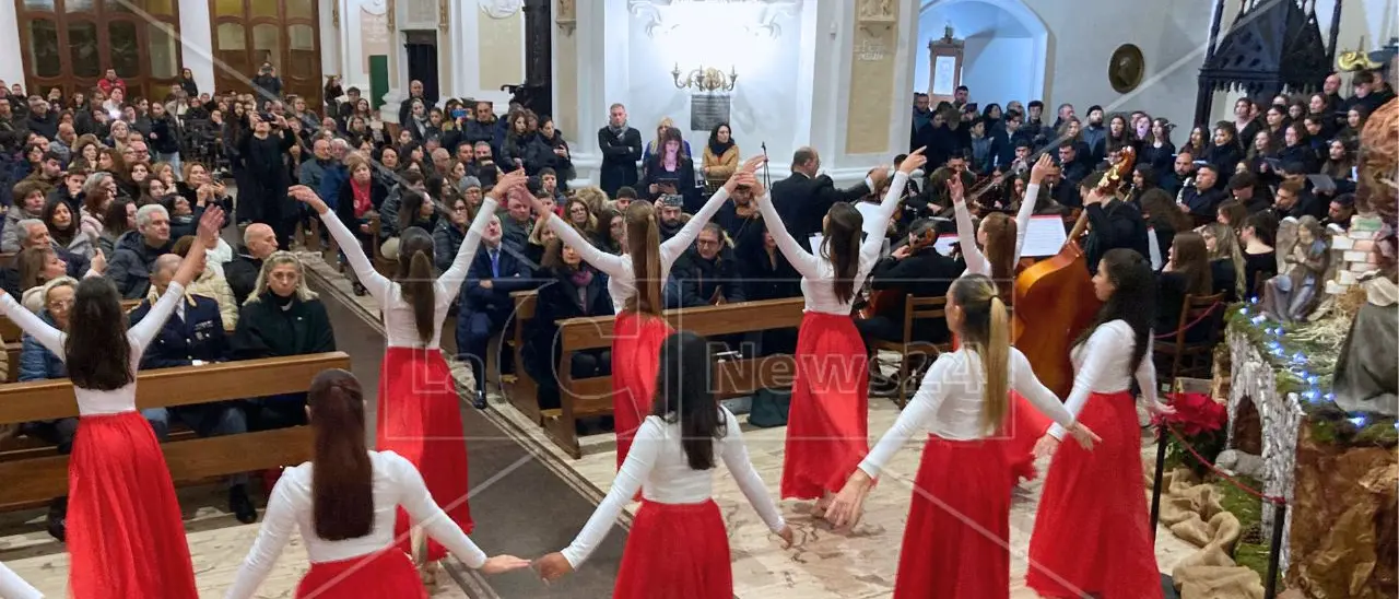 Vibo Valentia, il concerto di Natale del Liceo “Capialbi” e il commovente ricordo della giovane Rachele\n