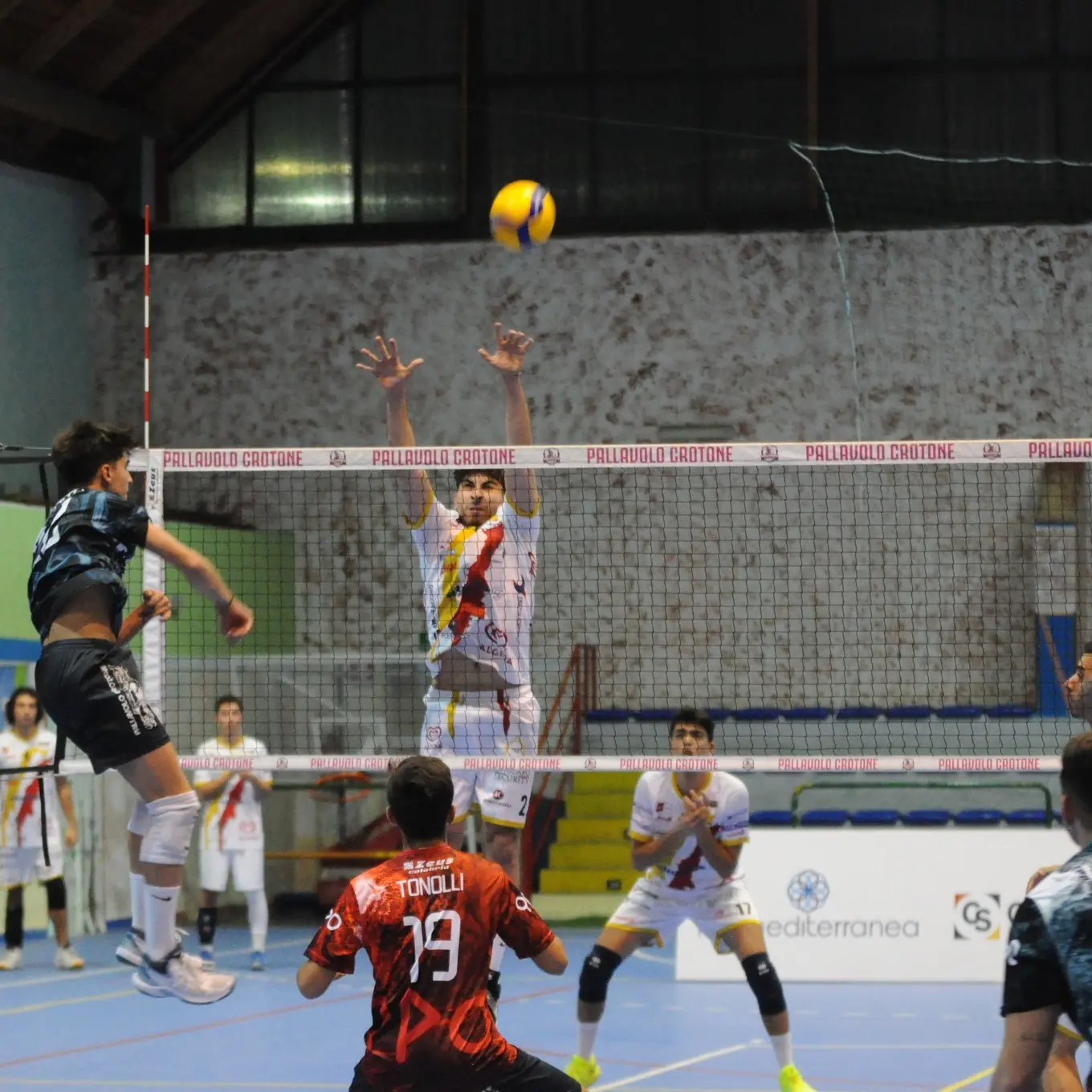Volley Calabria, Lamezia chiude da imbattuta in Serie B. Taurianova stacca Praia nel torneo regionale