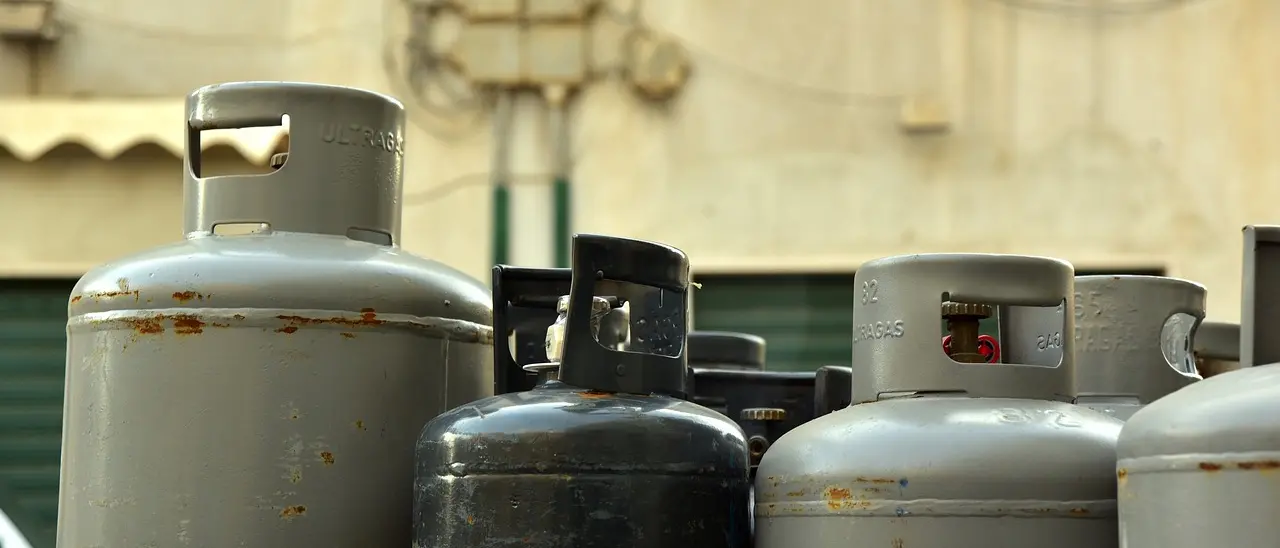 Sequestrate 784 bombole di gpl a due aziende di Cirò Marina per violazione delle misure di sicurezza