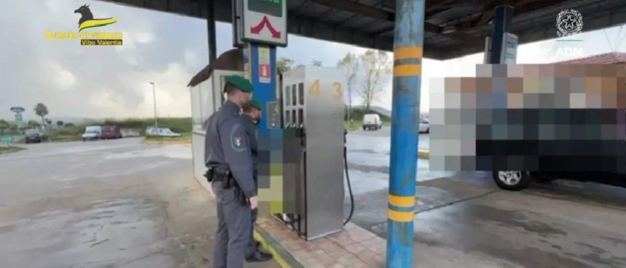 Undicimila litri di gasolio adulterato sequestrati nel Vibonese: scatta la denuncia i responsabili di due distributori\n