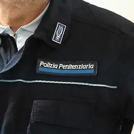 Detenuto minore piantonato da un mese in ospedale a Catanzaro, i sindacati: «Si individui una struttura adeguata»