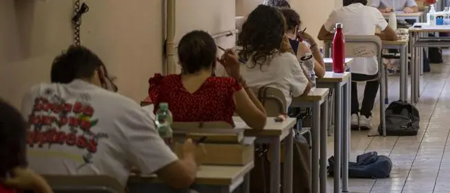 Reggio Calabria, studenti delle superiori bocciati in italiano e matematica: 6 su 10 non hanno competenze adeguate\n