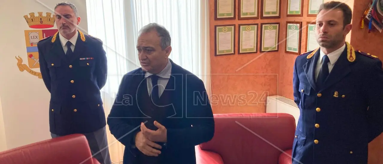 Fogli di via, daspo e ammonimenti: la Questura di Vibo passa al setaccio il territorio contro gli “indesiderati”\n