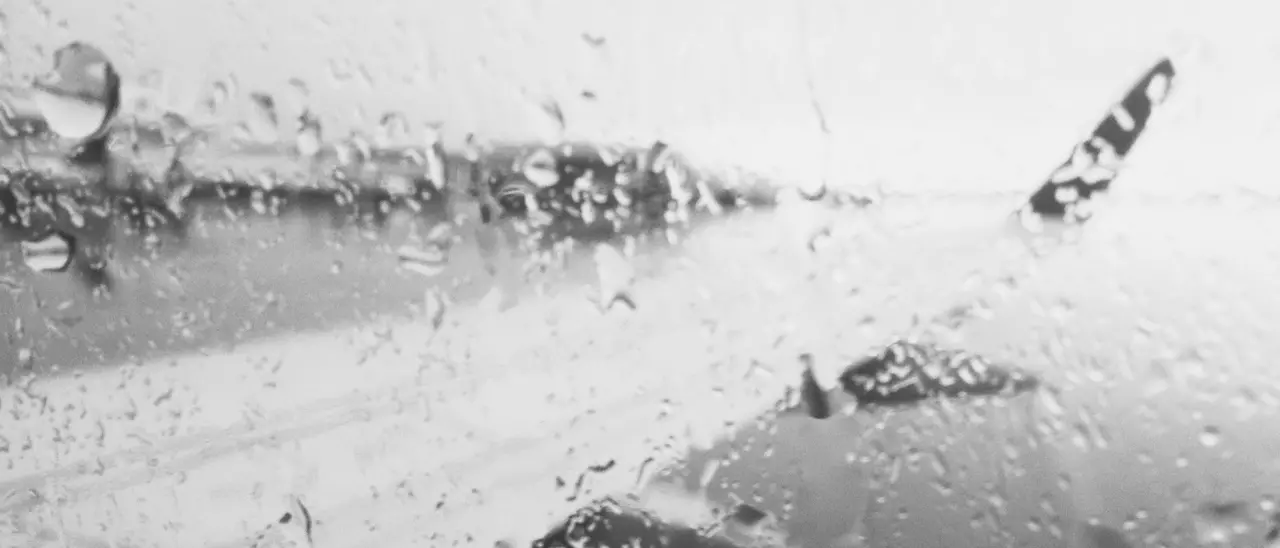 Maltempo in Calabria, due voli in arrivo a Crotone dirottati a Lamezia per il troppo vento