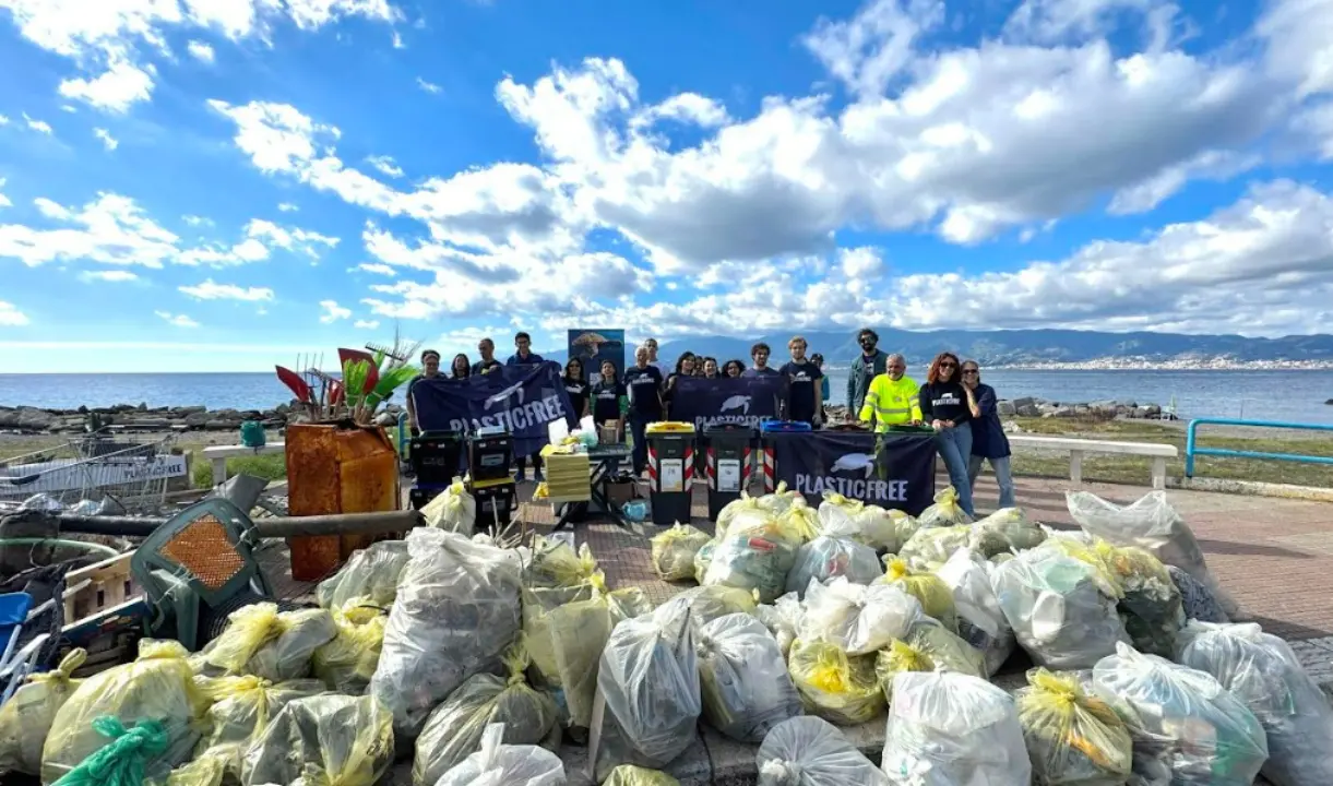 Tutela dell’ambiente e pulizia della spiaggia, a Reggio Calabria doppio evento targato Plastic free\n