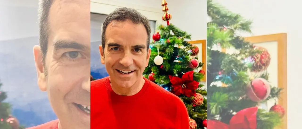 Il buon Natale di Occhiuto davanti all'albero con punta storta: «È un po' come me però poi tutto s’aggiusta»\n