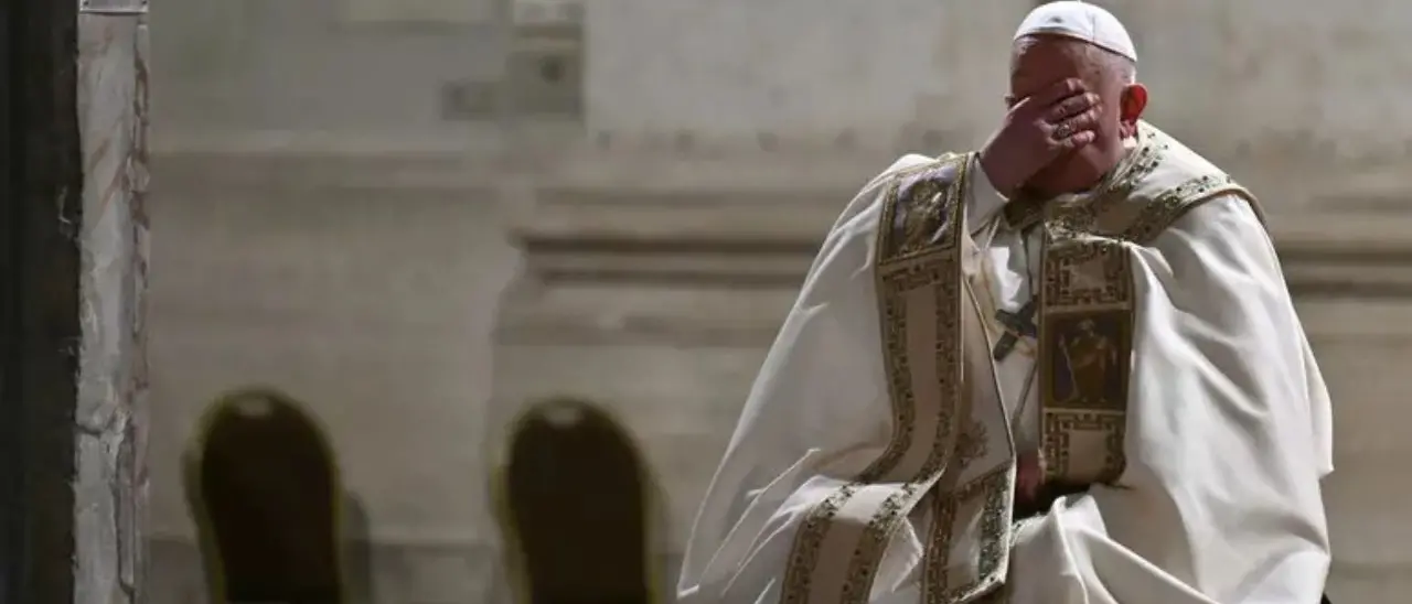 Natale, l’Angelus di Papa Francesco: «Si apra un negoziato per la pace in Ucraina»\n