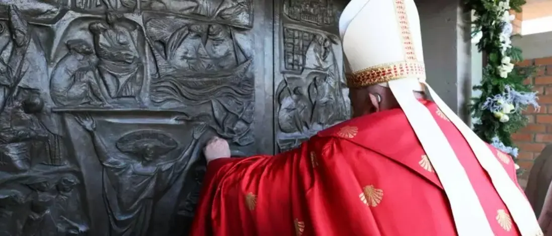 L’apertura della Porta Santa a Rebibbia: dal Papa uno schiaffo all’indifferenza sul dramma delle carceri