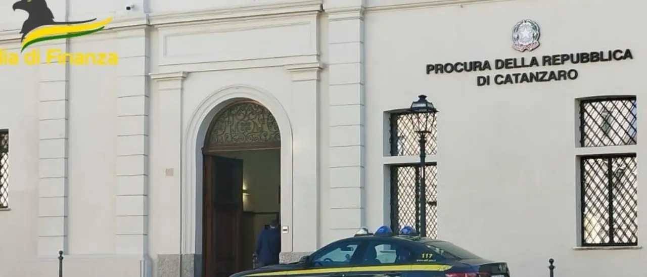 Era venduto per olio extravergine bio ma era di categoria inferiore, 180 quintali di prodotto\u00A0sequestrato nel Catanzarese\n