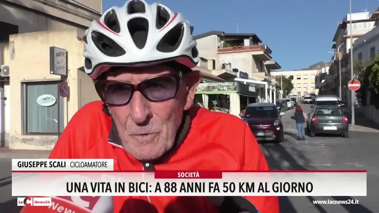 Una vita in bici a 88 anni fa 50 km al giorno