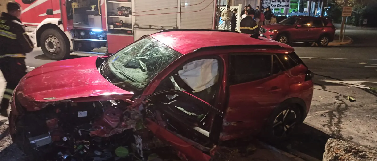 Violento impatto tra due auto ad Amantea: tre i feriti trasportati d’urgenza all’ospedale di Lamezia