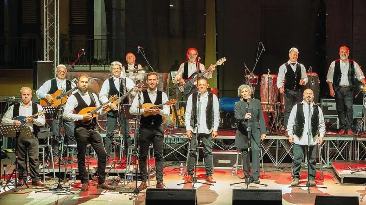 <p>La Nuova Orchestra Italiana che si esibit&agrave; questa sera alle 19 a Reggio Calabria</p>\\n