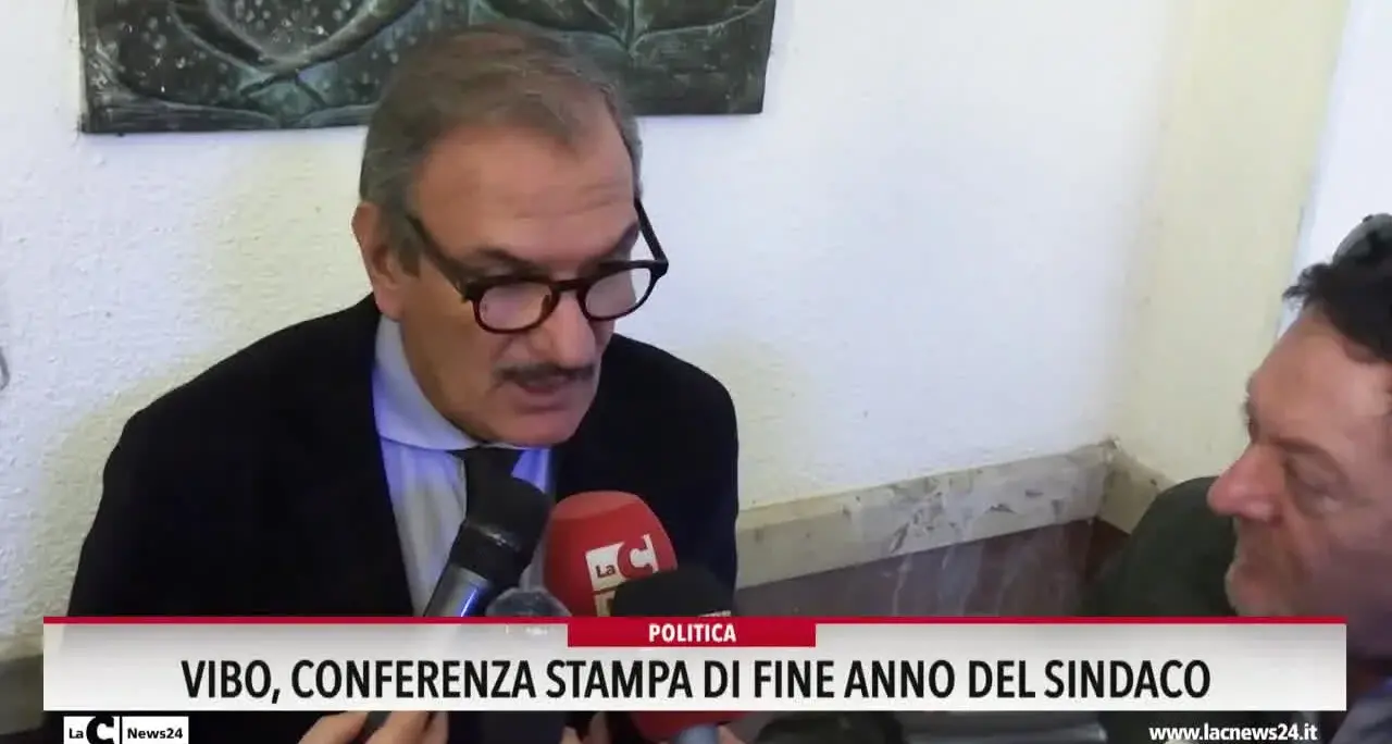 Vibo, conferenza stampa di fine anno del sindaco