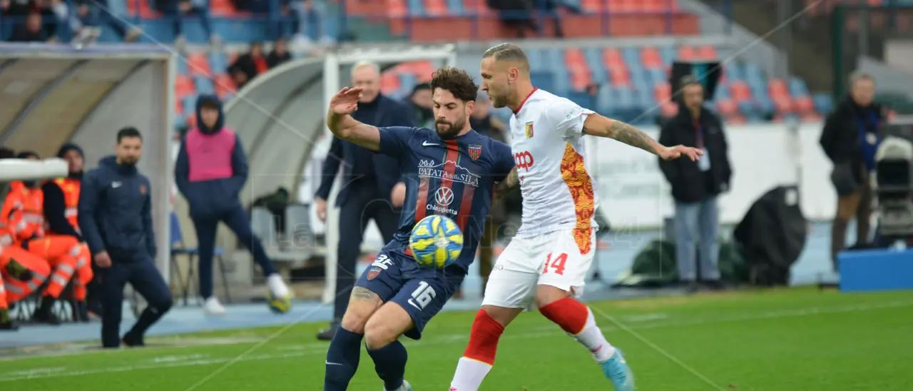 Serie B, ecco date e orari delle gare di Catanzaro e Cosenza dalla 25esima alla 28esima giornata\n