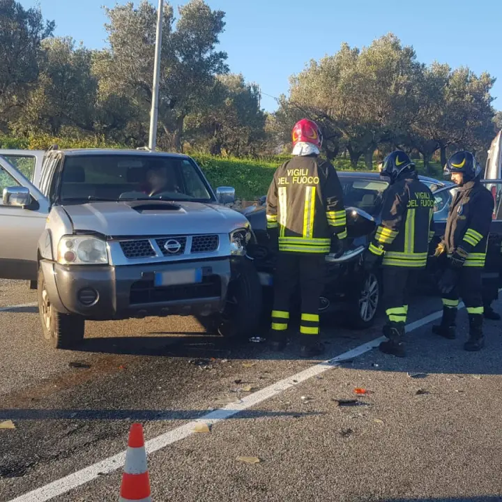 Incidente stradale tra Satriano e Gagliato: due le auto coinvolte, 5 persone ferite