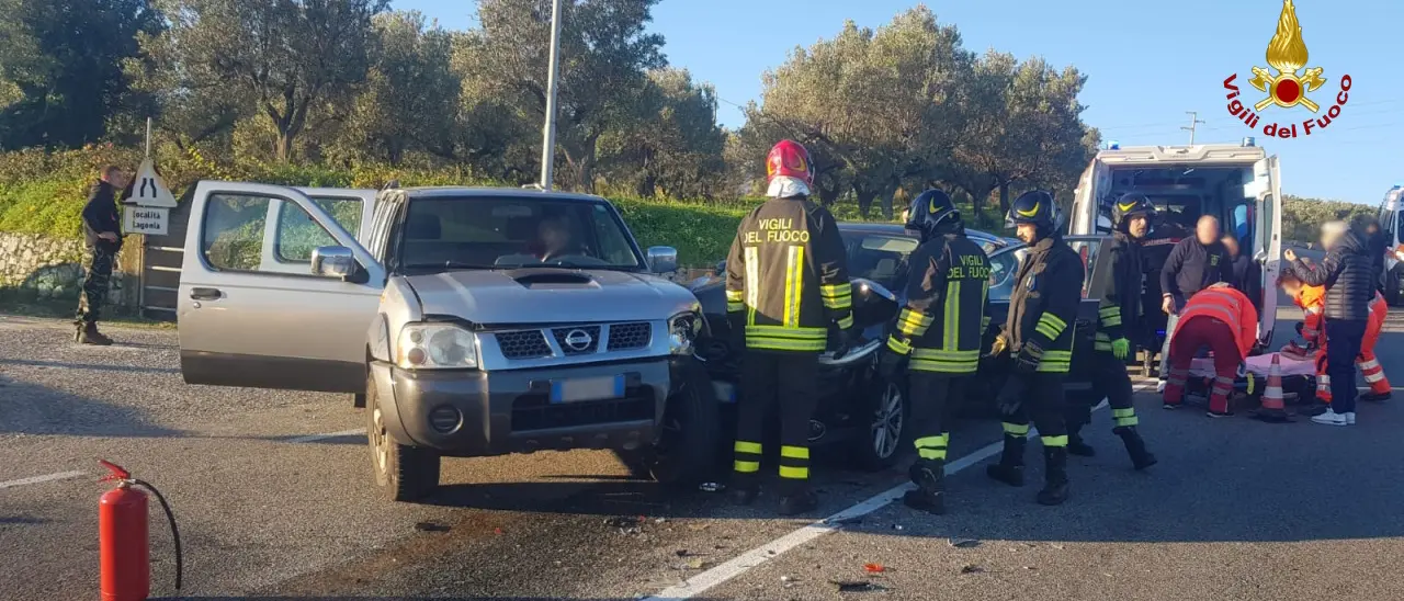 Incidente stradale tra Satriano e Gagliato: due le auto coinvolte, 5 persone ferite