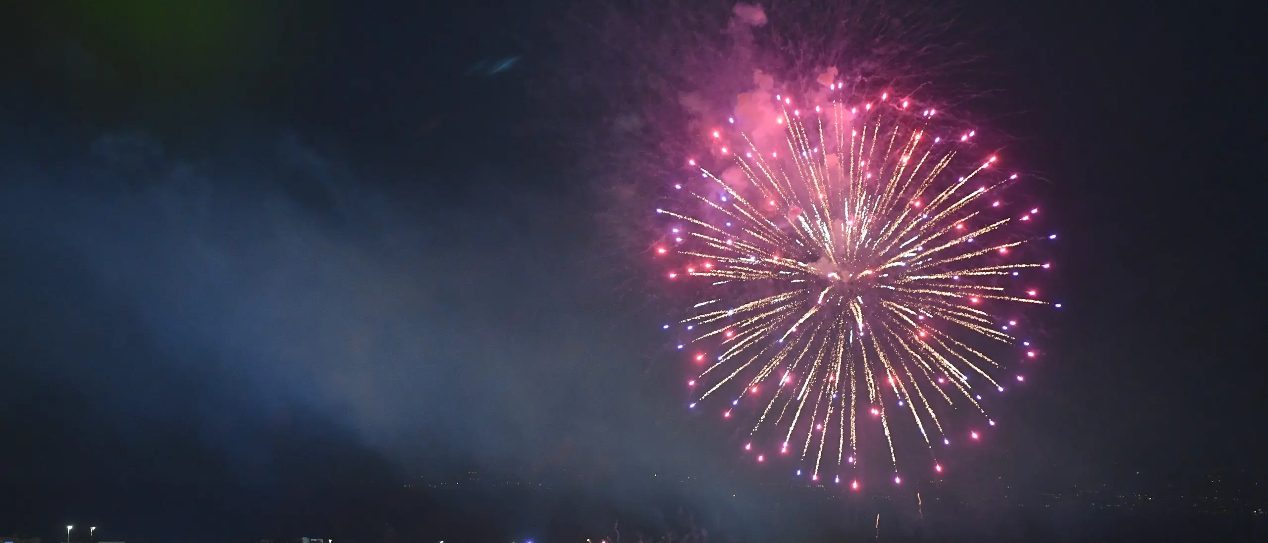 Reggio Calabria, niente fuochi d’artificio: vietati dal sindaco Falcomatà\u00A0fino all’8 gennaio\n