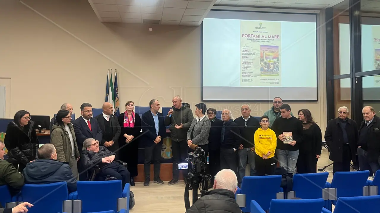 <p>La presentazione del volume nella sala Federica Monteleone di palazzo Campanella a Reggio Calabria</p>\\n