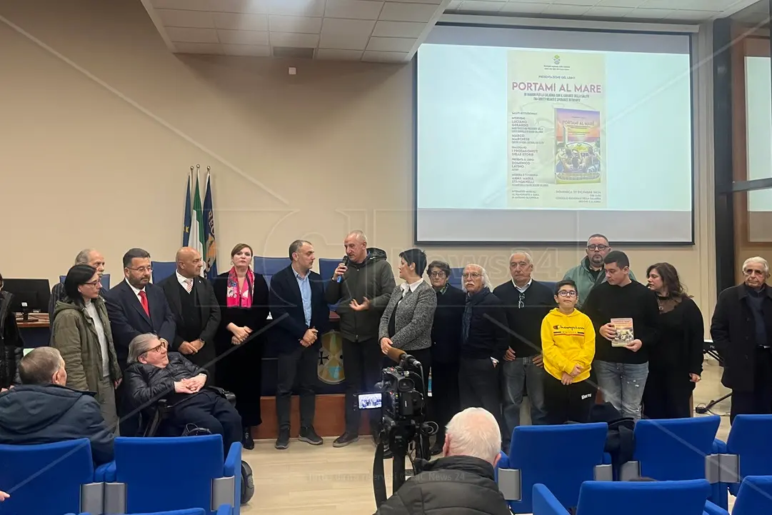 <p>La presentazione del volume nella sala Federica Monteleone di palazzo Campanella a Reggio Calabria</p>\\n