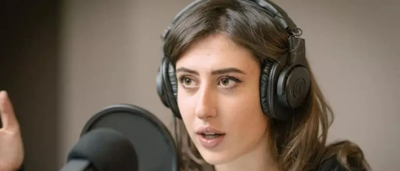 Cecilia Sala, l’Iran conferma l’arresto della giornalista italiana per “violazione delle leggi islamiche”