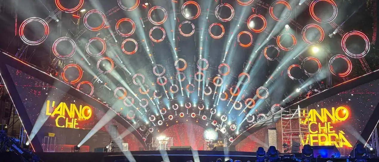 A Reggio cresce l’attesa per il Capodanno Rai: fiumi di curiosi per le prove generali\n