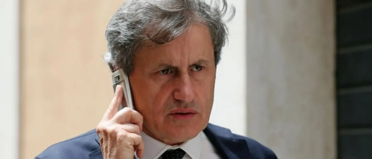 Arrestato l’ex sindaco di Roma Gianni Alemanno per aver violato gli obblighi dei servizi sociali\n