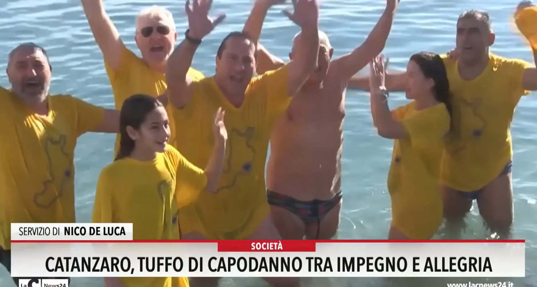 Catanzaro, tuffo di Capodanno tra impegno e allegria