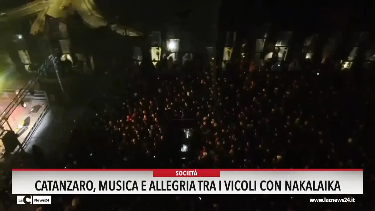 Catanzaro, musica e allegria tra i vicoli con Nakalaika