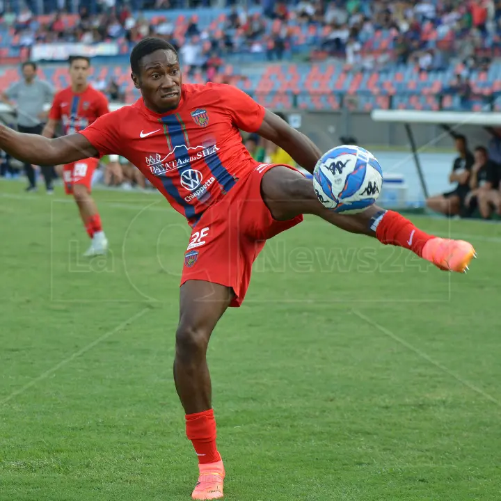 Calciomercato Cosenza,\u00A0Mohamed Sankoh lascia i rossoblù: l’attaccate\u00A0rientra\u00A0allo Stoccarda\n