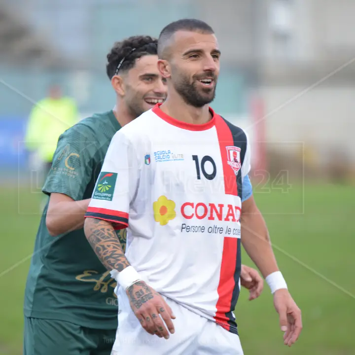 Eccellenza Calabria, il Praiatortora mette nel mirino la Reggioravagnese e…\u00A0 sogna la Serie D. Petrone: «Siamo un grande gruppo»\n