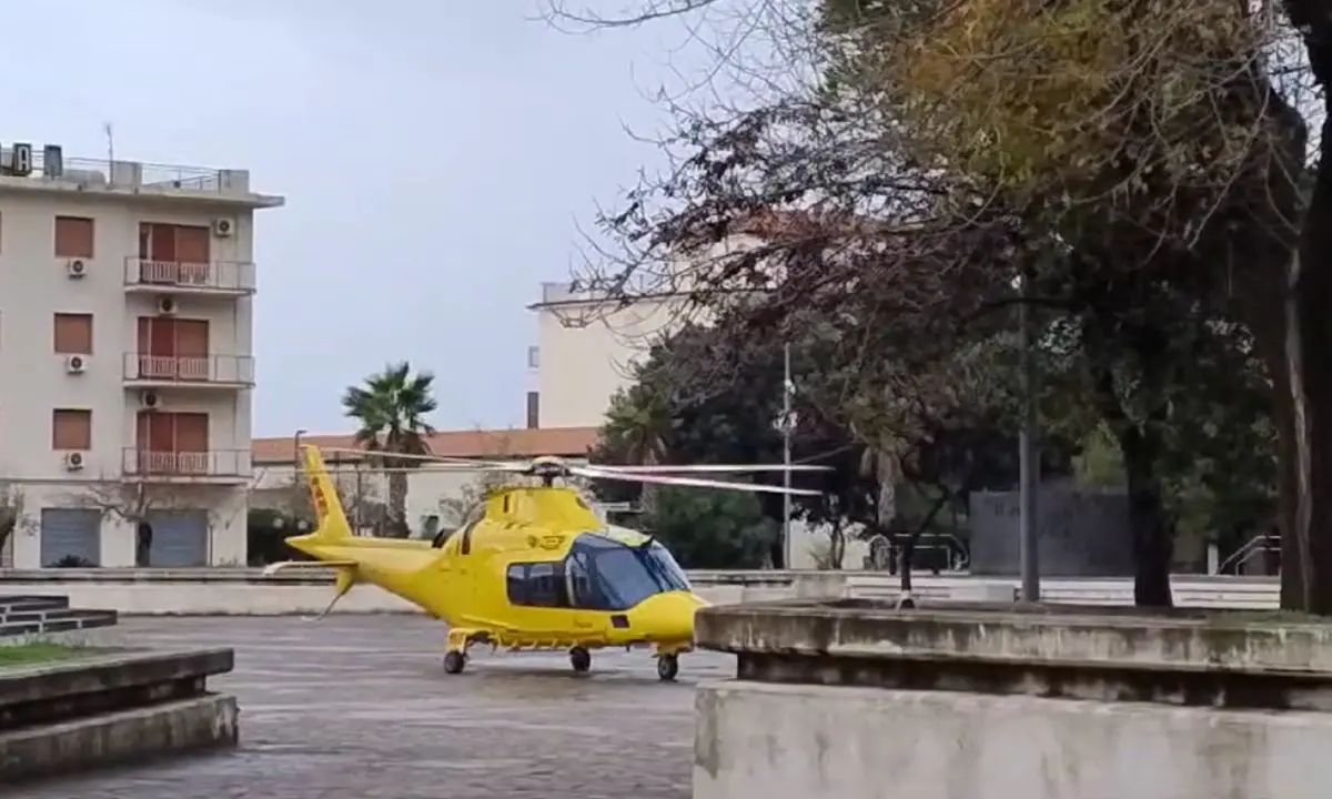 Ha un malore ma l’ambulanza arriva senza medico, muore 47enne di Praia a Mare\n